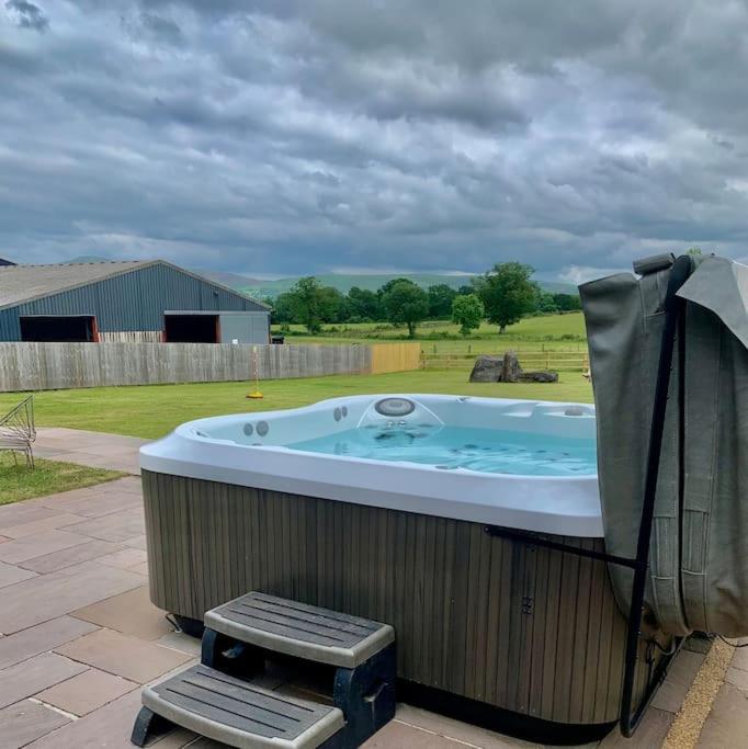 Coed Farm-Hot Tub-Sleeps 12-Near Brecon Villa Екстериор снимка