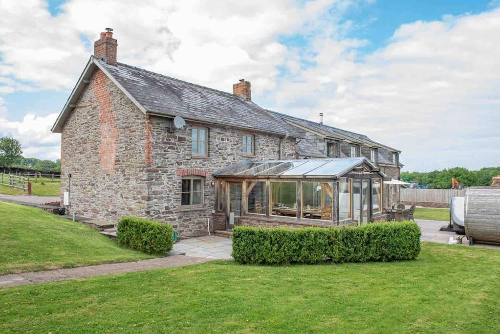 Coed Farm-Hot Tub-Sleeps 12-Near Brecon Villa Екстериор снимка