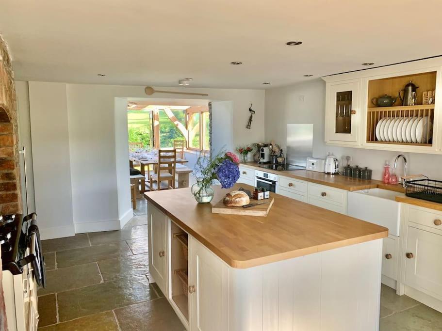 Coed Farm-Hot Tub-Sleeps 12-Near Brecon Villa Екстериор снимка
